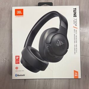 JBL Tune 720BT Bluetooth Headphones - Black